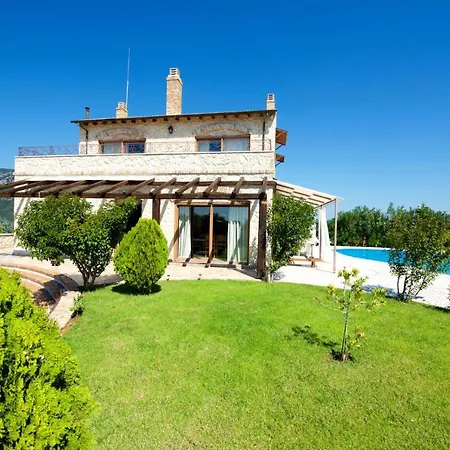 Sleeps 8 With Pool And Air Con Halikounas