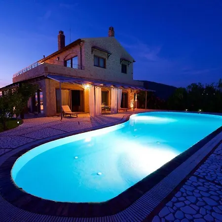 Sleeps 8 With Pool And Air Con Villa Halikounas