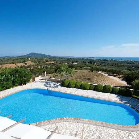 Sleeps 8 With Pool And Air Con * Halikounas