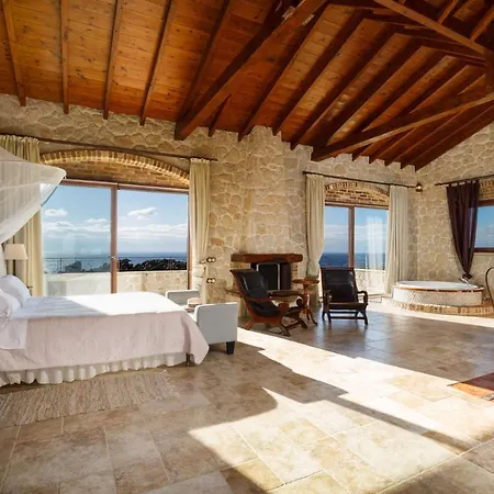 Villa Sleeps 8 With Pool And Air Con *