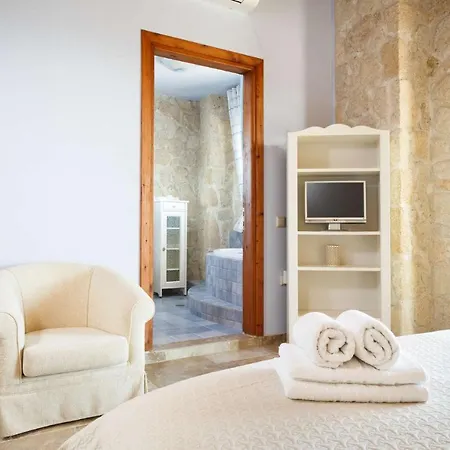 Sleeps 8 With Pool And Air Con Villa